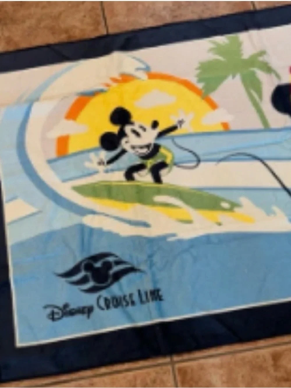 New Disney Cruise Line Minnie Mickey Surfing Beach Pool Towel 60 x 33
